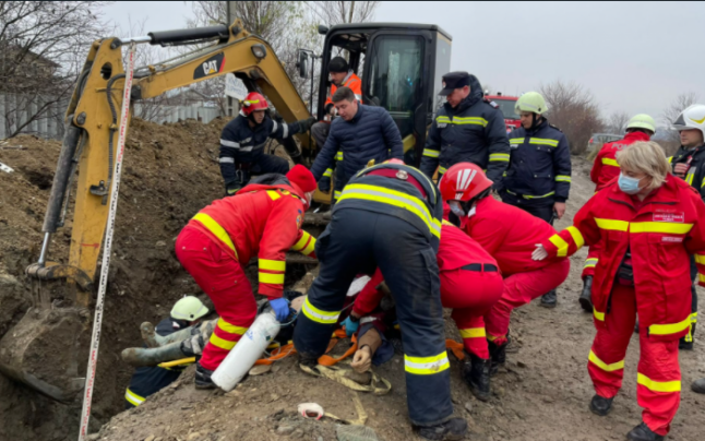 DRAMĂ ÎN OAȘ!!! Îngropat de VIU!!! A MURIT  pe loc