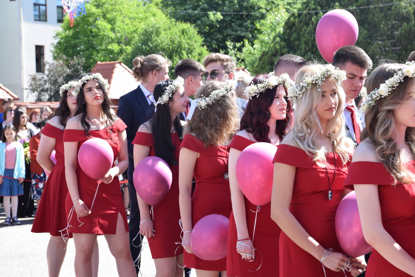 GALERIE FOTO. Emoții la liceele din Satu Mare.  Au avut loc festivitațile de absolvire pentru elevii claselor a XII-a