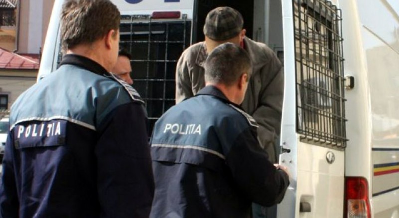 Bărbat reținut pentru 24 de ore pentru comiterea infracțiunilor de amenințare și încălcarea de către o persoană împotriva căreia a fost emis un ordin de protecție a oricăreia dintre măsurile dispuse.