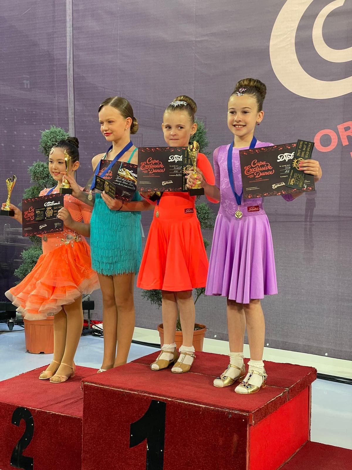 Royal Dance Club , performanțe deosebite la Oradea și Bistrița