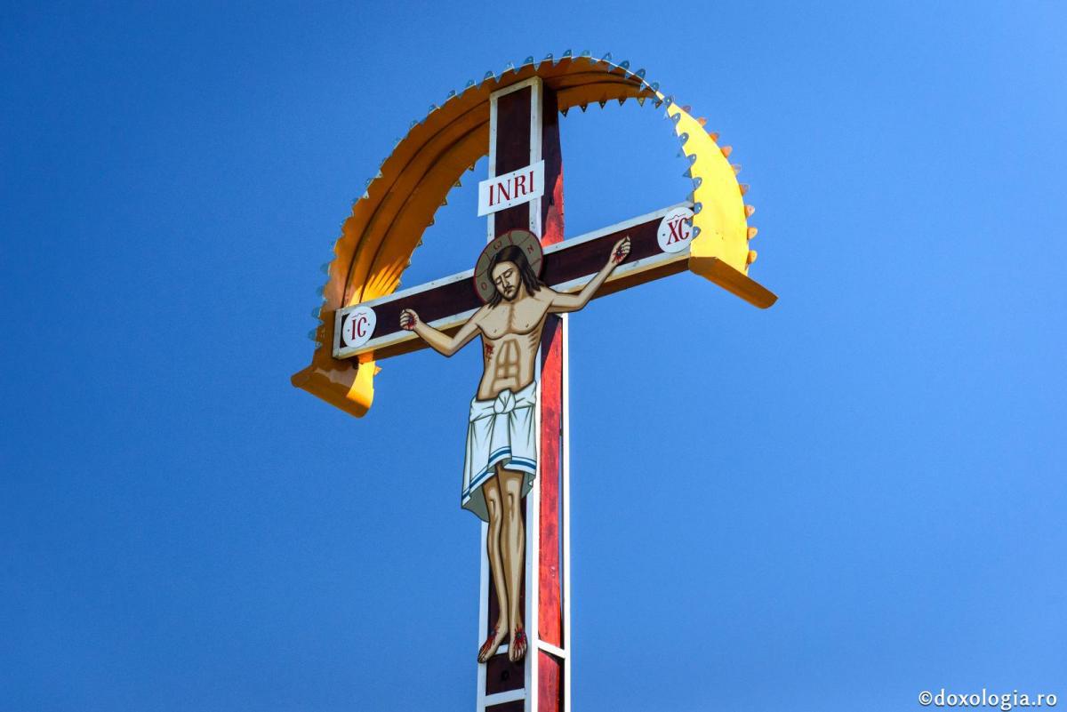 Iisus Hristos Cel răstignit şi înviat – Împărat al păcii