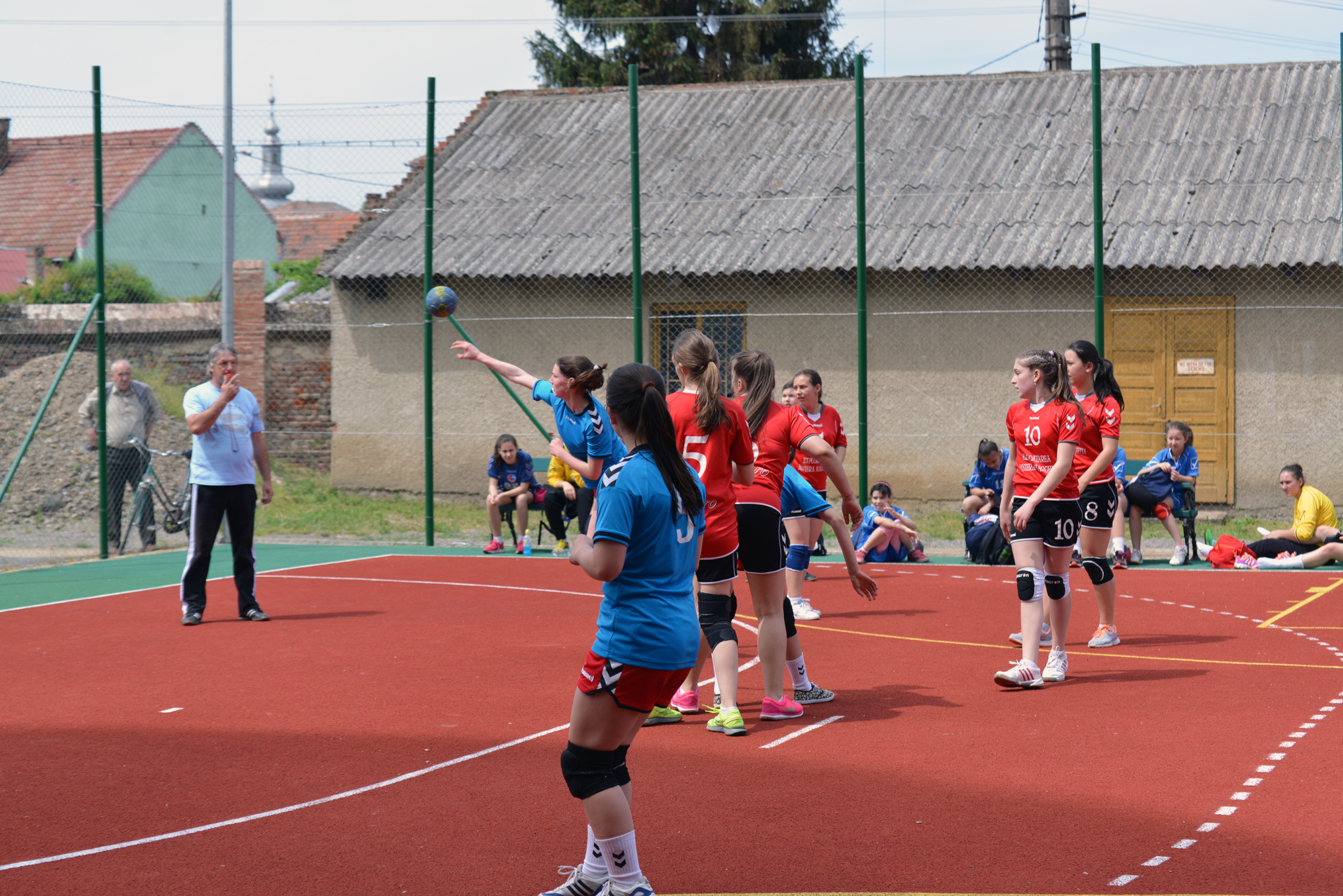 Se aplică tarife pentru folosirea terenurilor de sport din Parcul Dendrologic din Carei