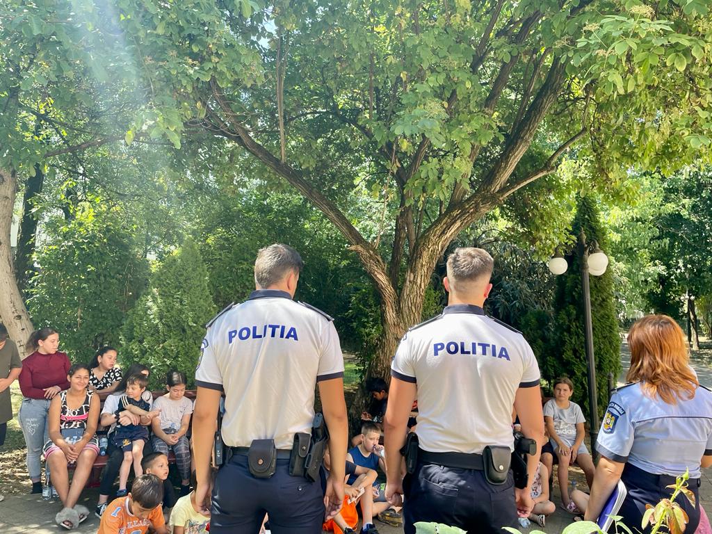 ,,FII ATENT LA VIAȚA TA!” – mesajul polițistilor pentru copiii susținuți de serviciul maltez