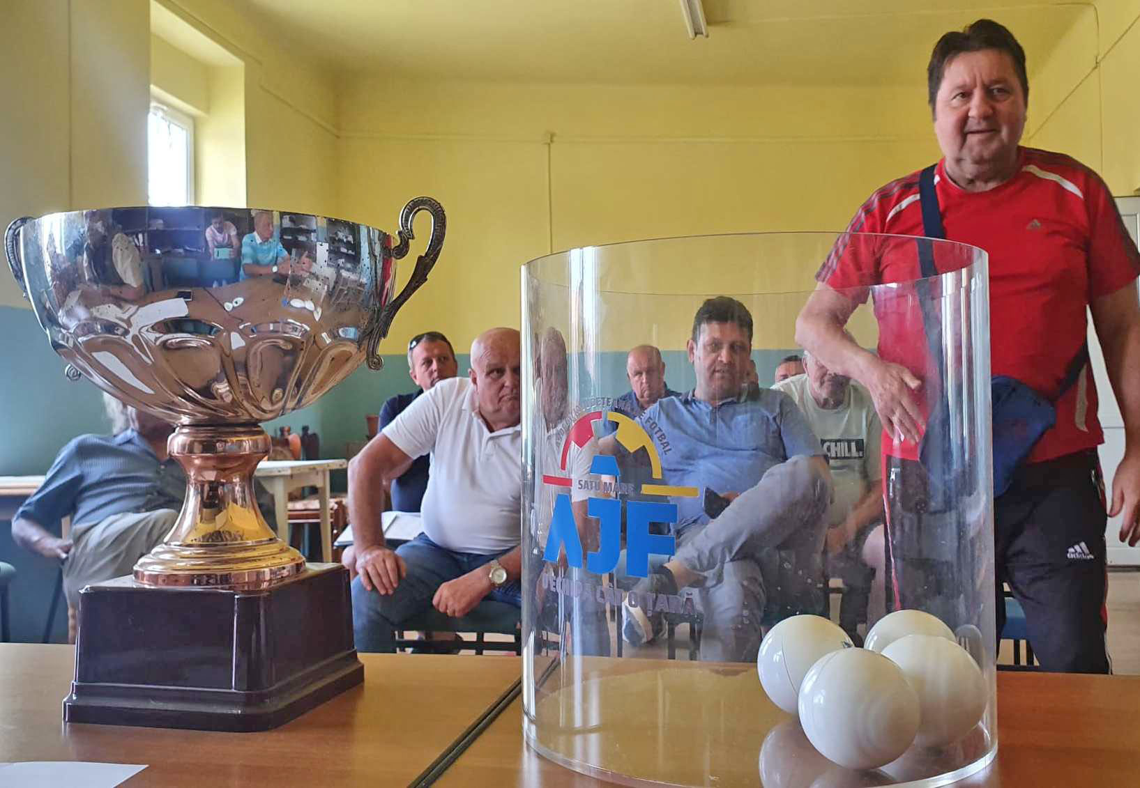 Tragere la sorţi fulger, joi, la sediul AJF Satu Mare! Programul SFERTURILOR!