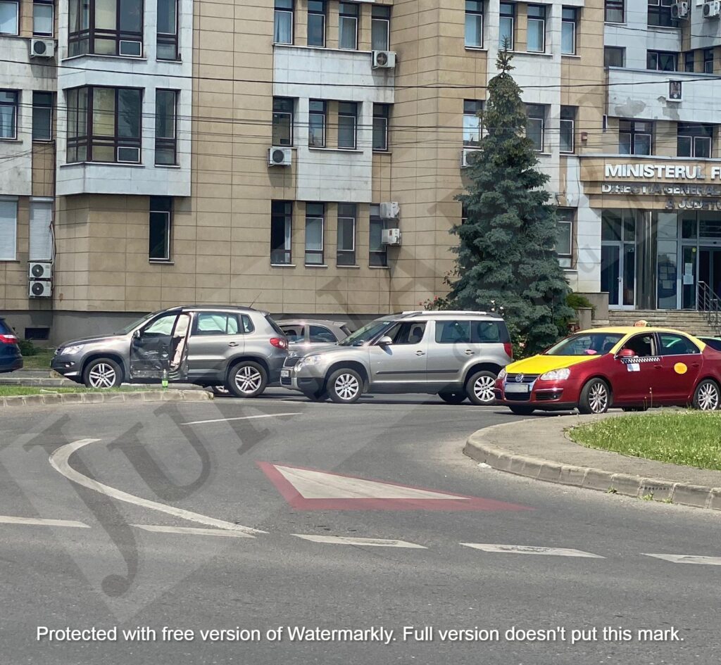 FOTO. Accident de circulație în sensul din Piața Romană