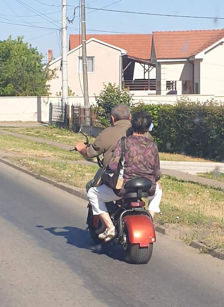 Kamikaze... pe scooter