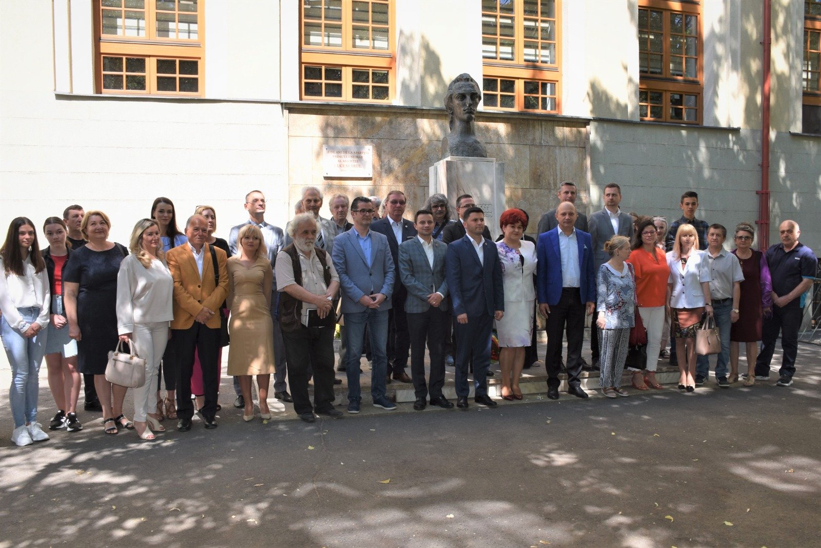 FOTOGALERIE. Omagiu lui Eminescu la 133 de ani de la trecerea sa în nemurire