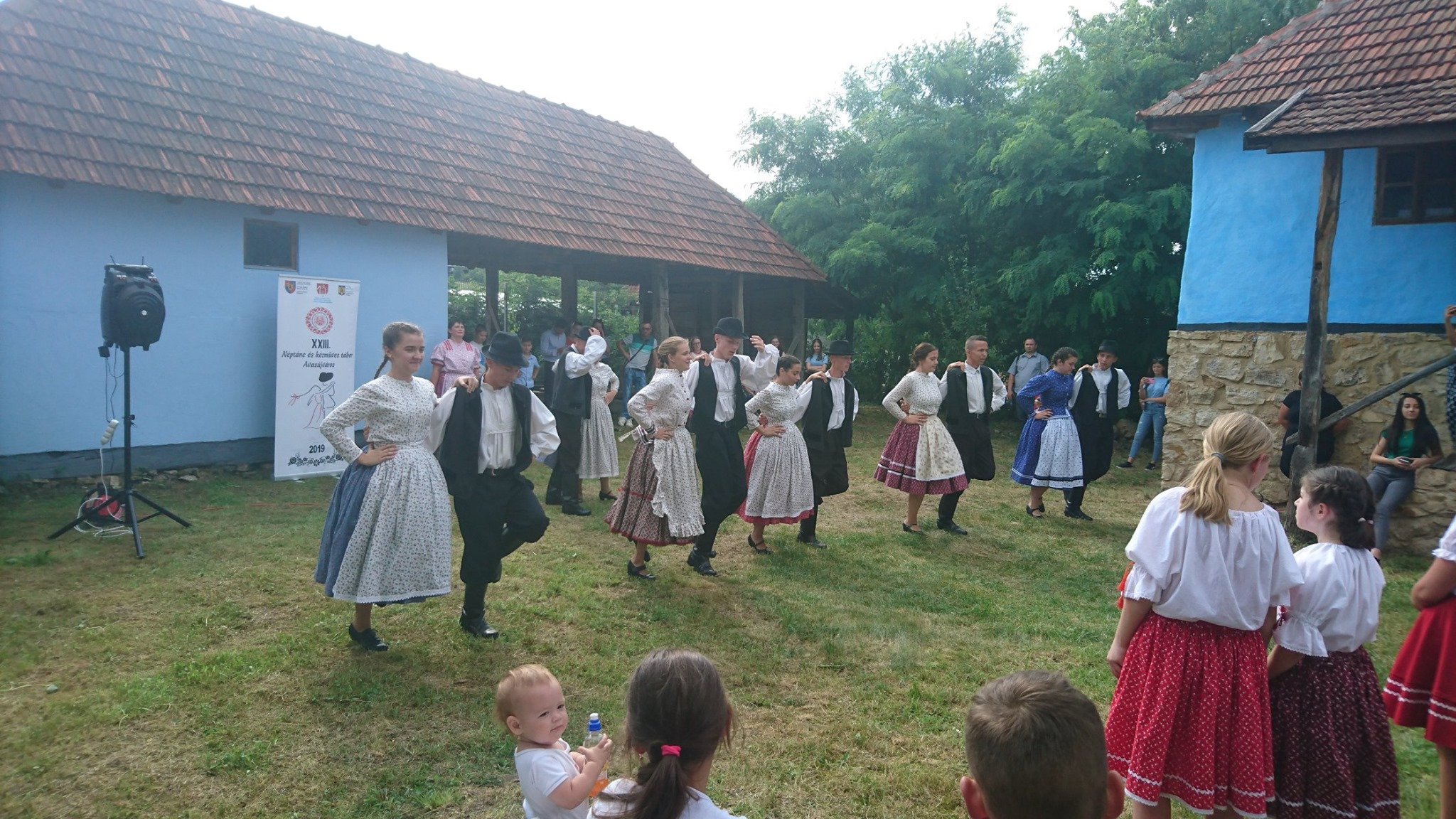 ACTIVITĂȚI. Tabără de dans popular și muzică folk