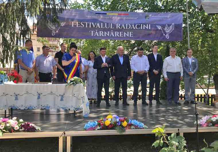 Eveniment deosebit  / FESTIVALUL “RĂDĂCINI TĂRNĂRENE”, ABUNDENȚĂ DE TRADIȚII ȘI MODERNITATE