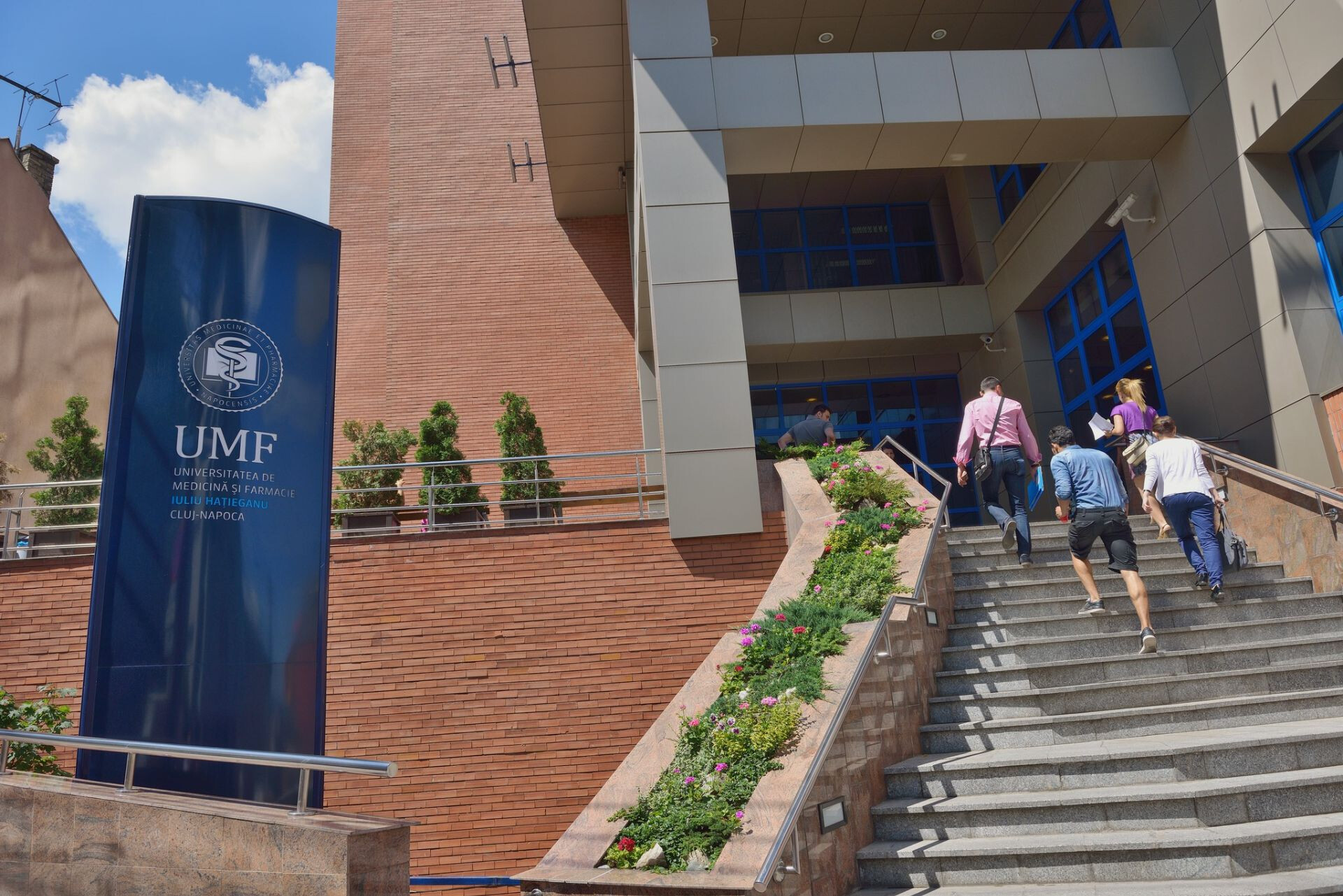 FELICITĂRI!!! Ei sunt viitorul medicinii sătmărene. Cinci tineri din Satu Mare au obținut medii de peste 9 la examenul de admitere la Facultatea de Medicină din cadrul UMF Cluj