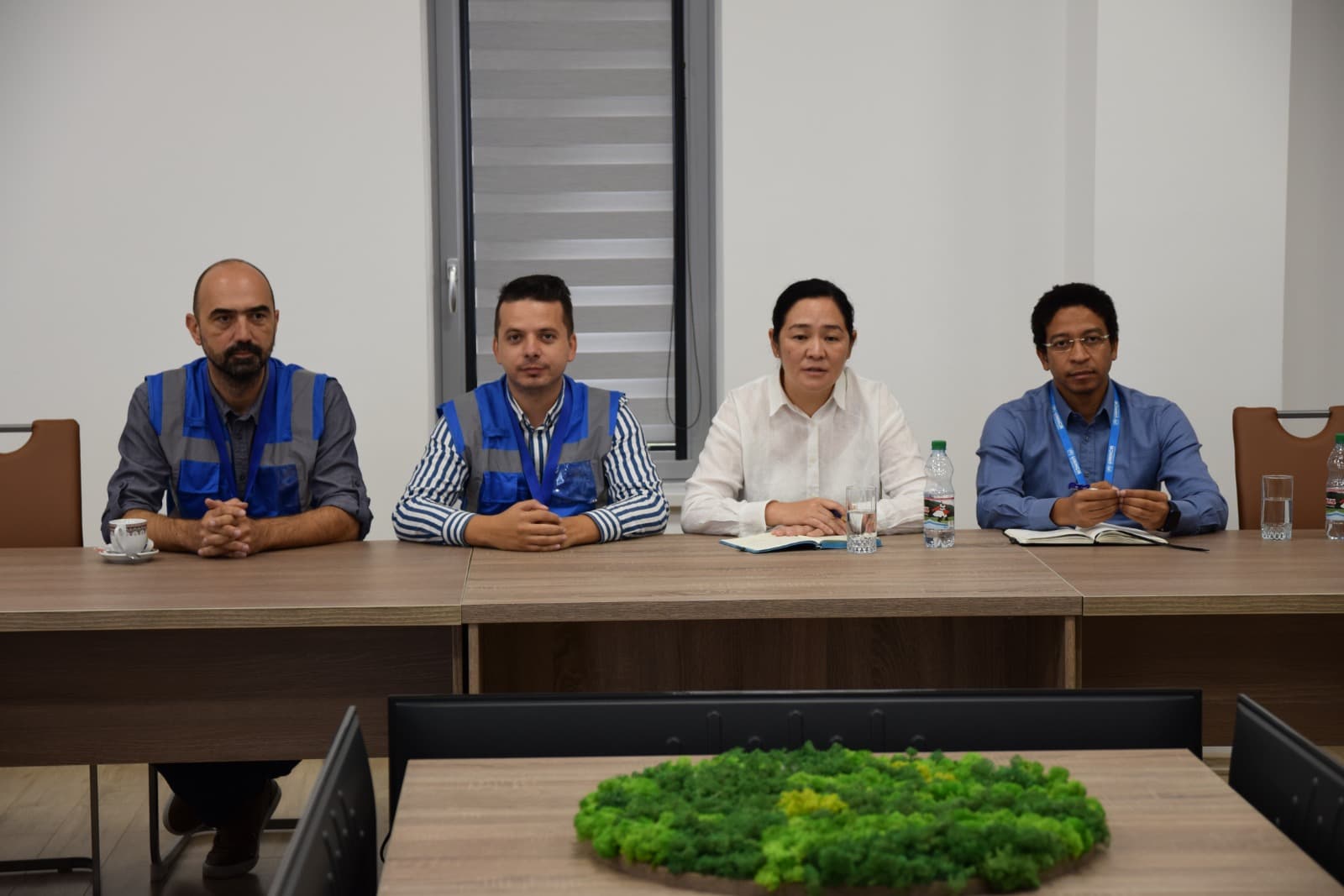 FOTOGALERIE. Vizită la NIVEL ÎNALT la Prefectură