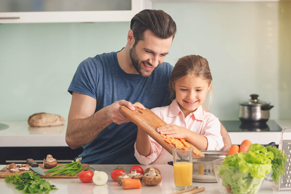 Inspectorii DSVSA recomandă populației să  acorde atenție deosebită modului în care păstrează sau prepară alimentele în perioada de vară