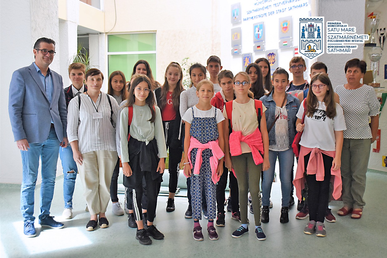 17 copii de la centrele de plasament din Satu Mare, Halmeu și Amați, au fost consilieri locali pentru o zi