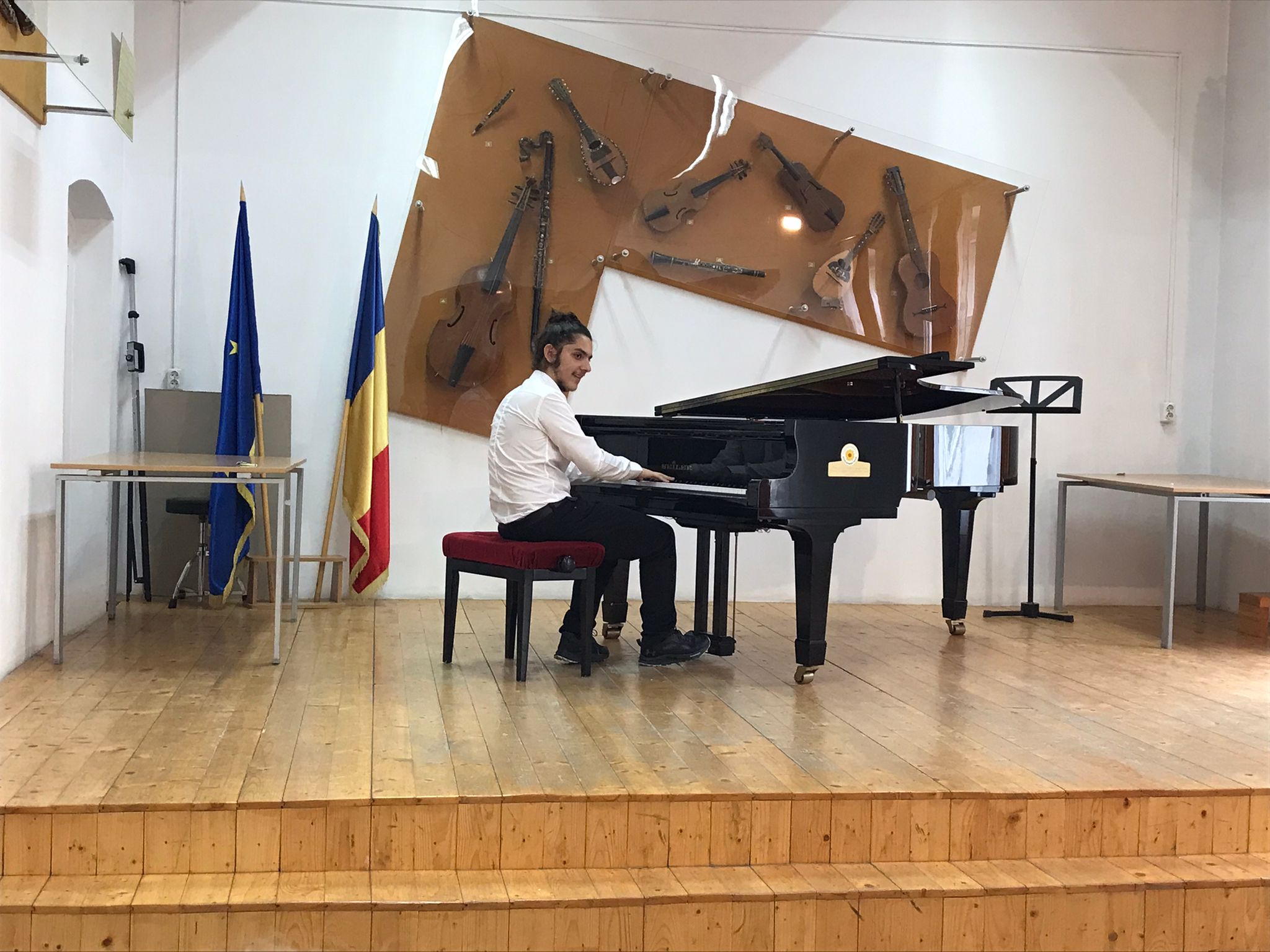 Recital de absolvire la Liceul de Arte, susţinut de Graţian Nicolae Țimerman