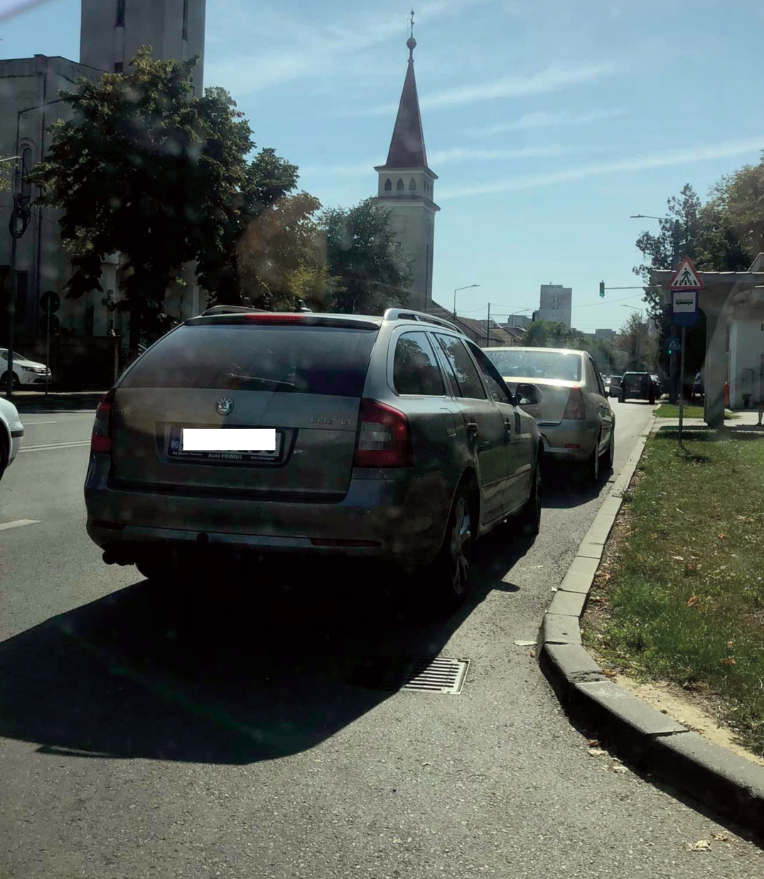 Iubiți-vă aproapele  și învățați să parcați!