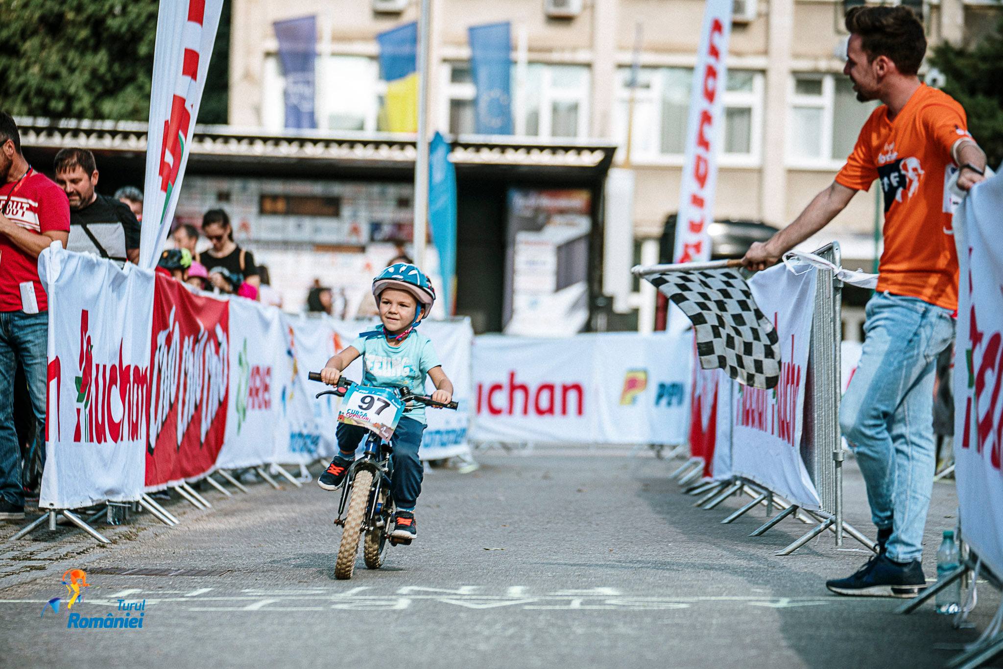 Turul României organizează la Satu Mare o competiție pentru micii cicliști