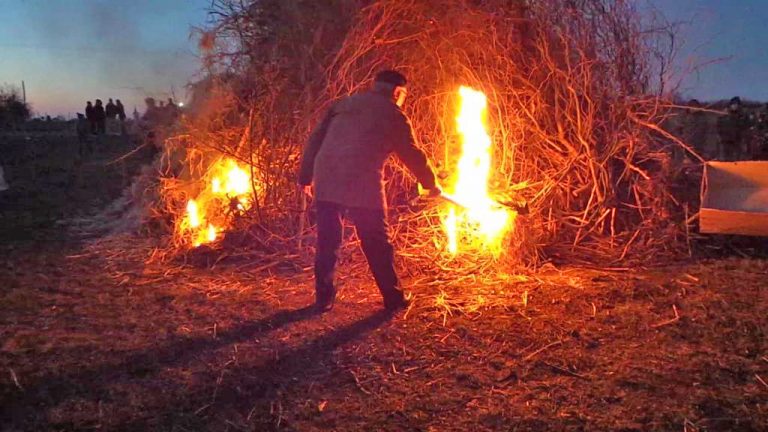 Tradiții și obiceiuri la șvabii din Căpleni. De la dansul focului la seara spiridușilor