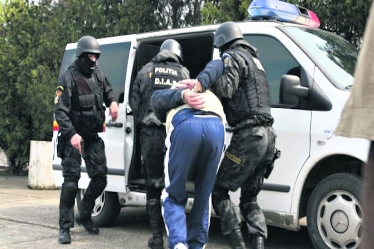 Sătmărean arestat după ce a tâlhărit două femei