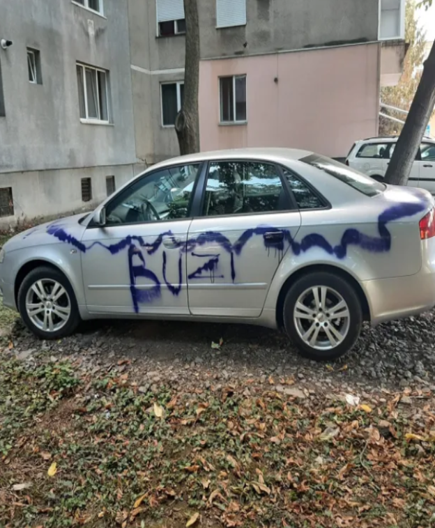 Ceartă cu spray,  pentru parcare