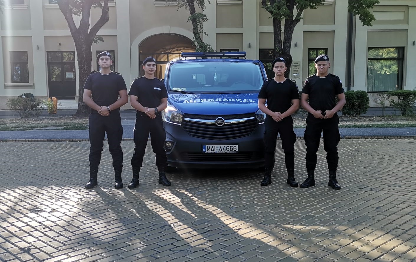 FOTO. Sânge proaspăt la Jandarmeia Sătmăreană