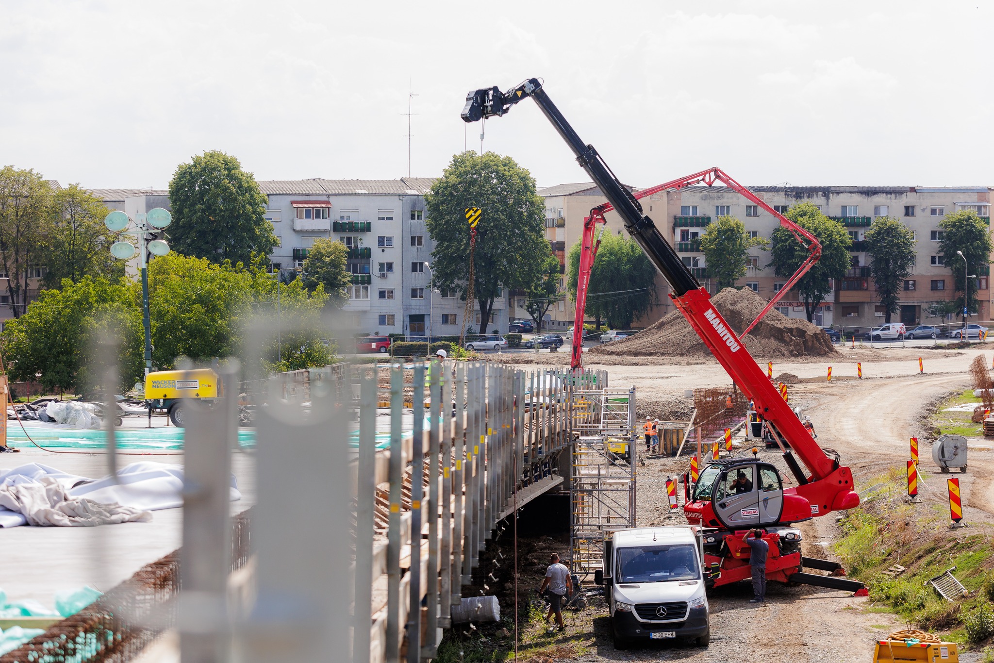 Podul de peste Someș ar putea fi dat în folosință vara anului viitor