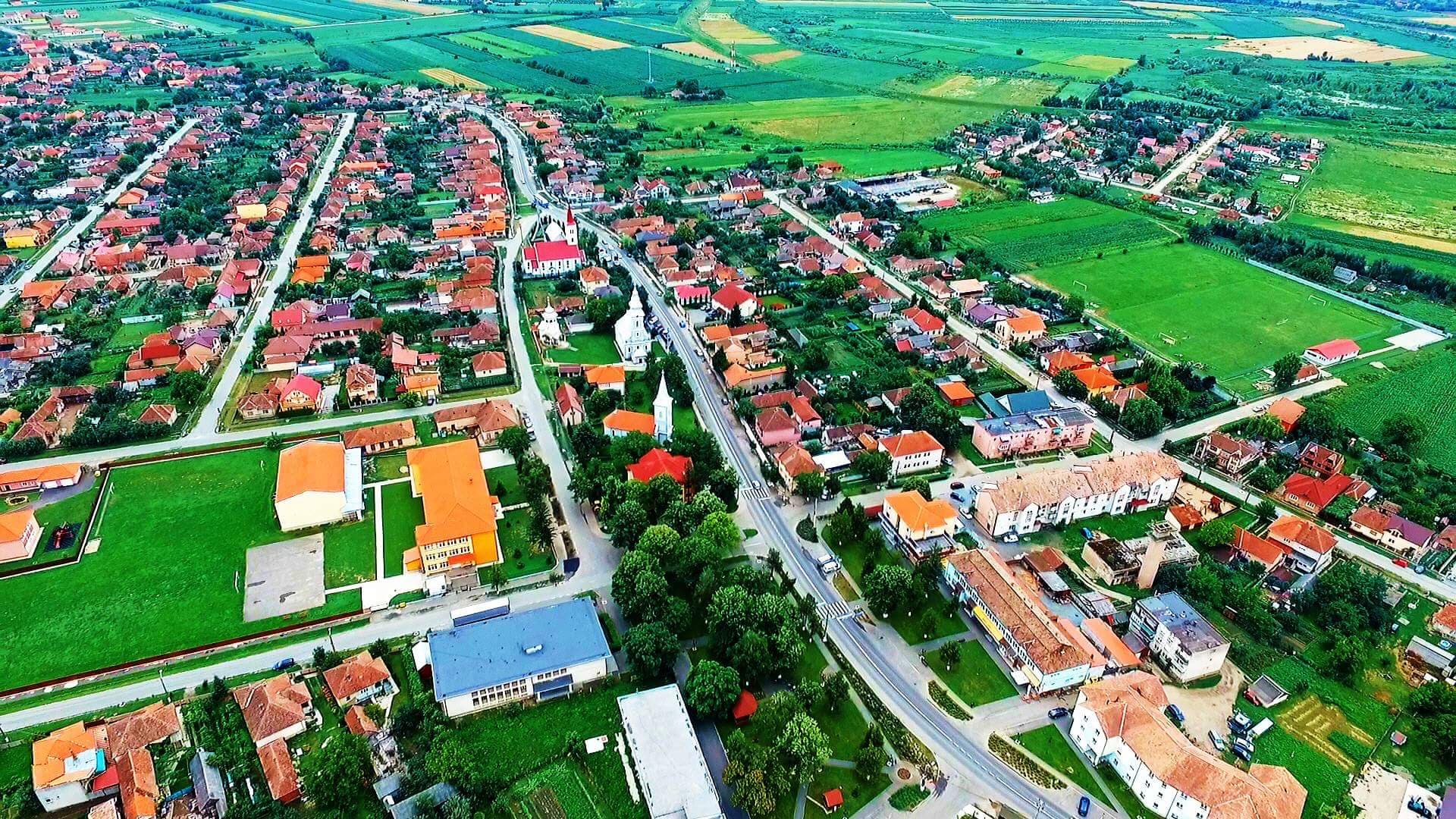 Odoreu – a fost atestat pentru prima oară în 1214, iar în 1970 inundația devastatoare a distrus jumătate din sat