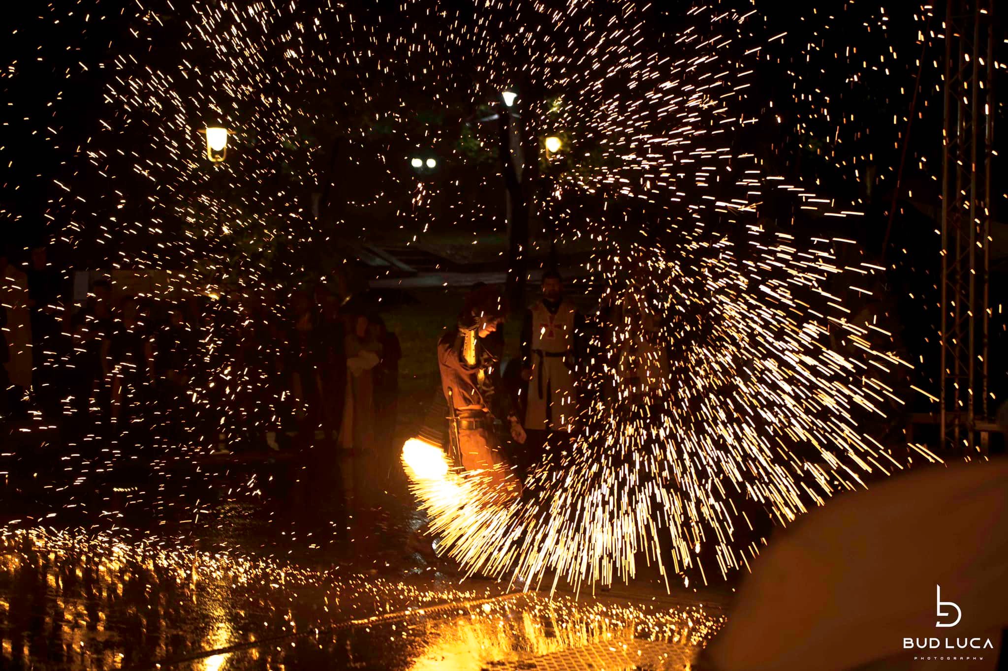 Lăncierii și Arcașele Cetății Ardud, au susținut la Deva un spectacol de zile mari