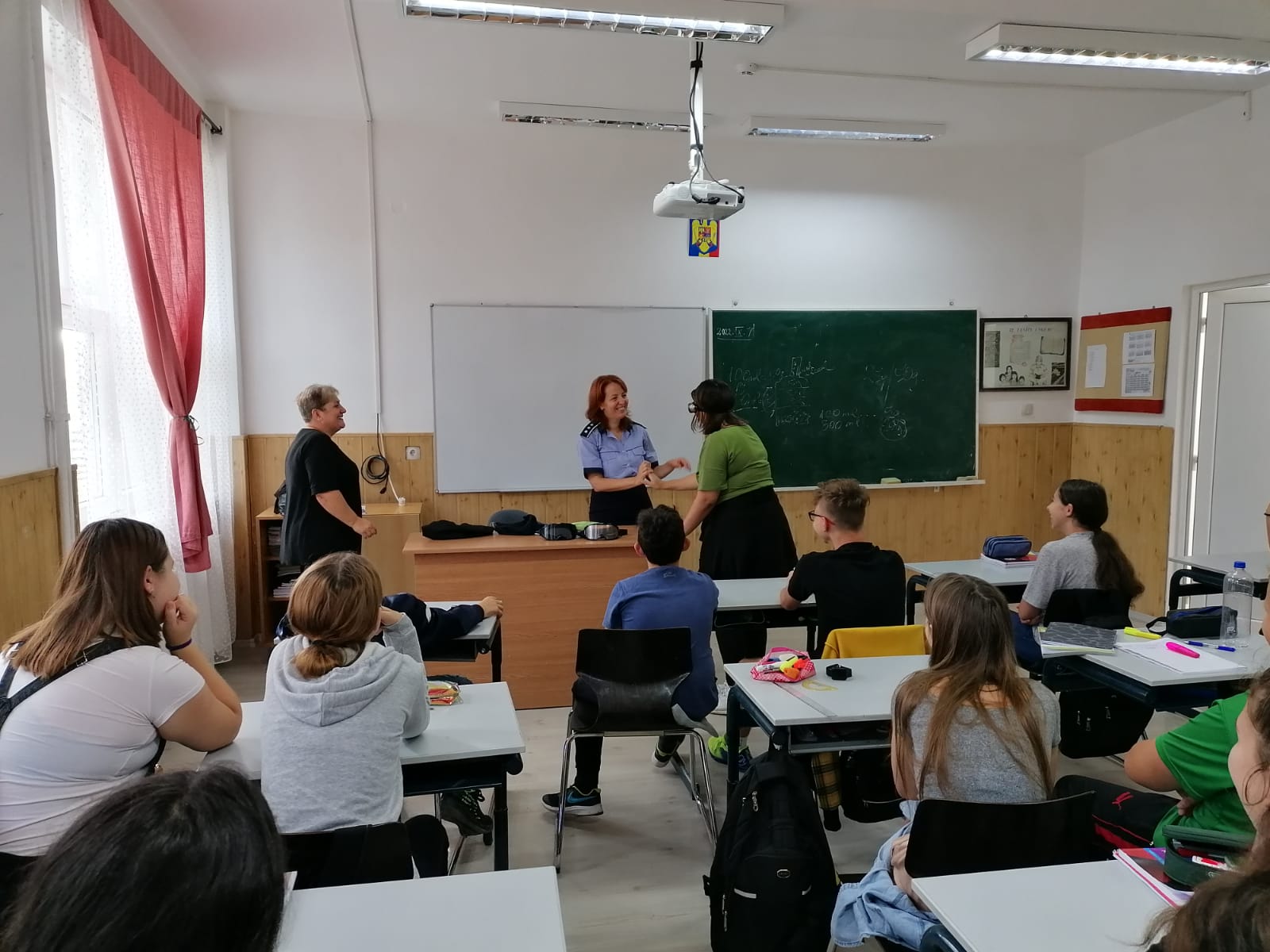 Elevii din Berveni, informați despre pericolul drogurilor