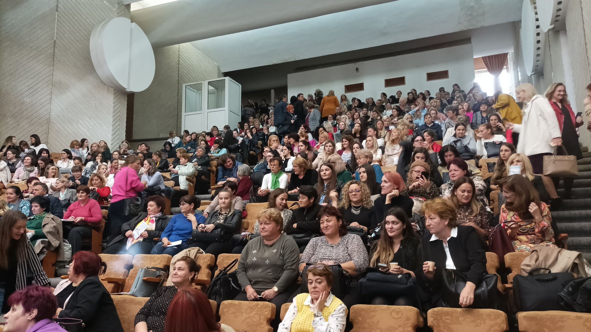 ÎNVĂȚĂMÂNT. Consfătuirea județeană a cadrelor didactice din învățământul primar, organizată la Consiliul Județean Satu Mare