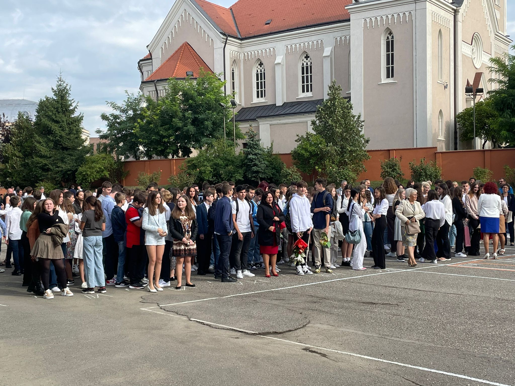 A sunat primul clopoțel al anului școlar 2022-2023! Festivitatea de deschidere în cadrul Colegiului Național "Mihai Eminescu"