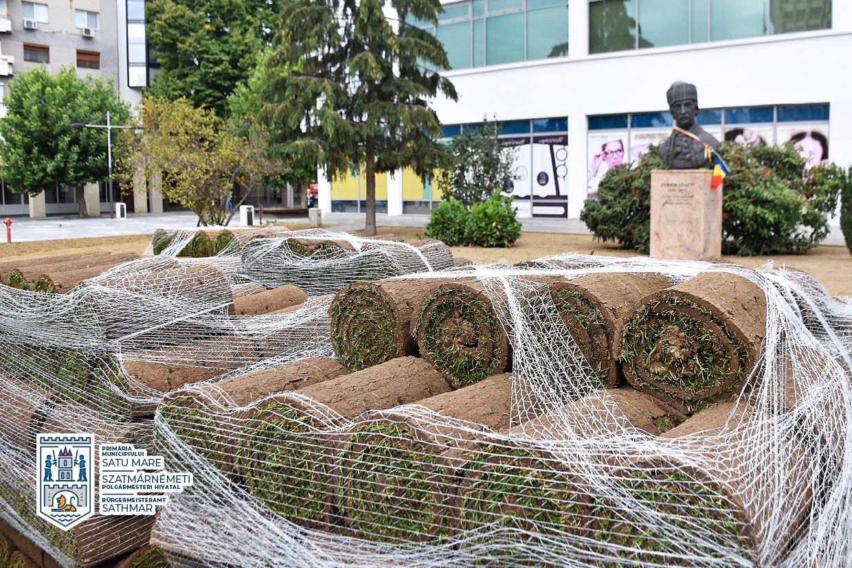 FOTO. Zona verde de lângă bustul lui Avram Iancu, refăcută