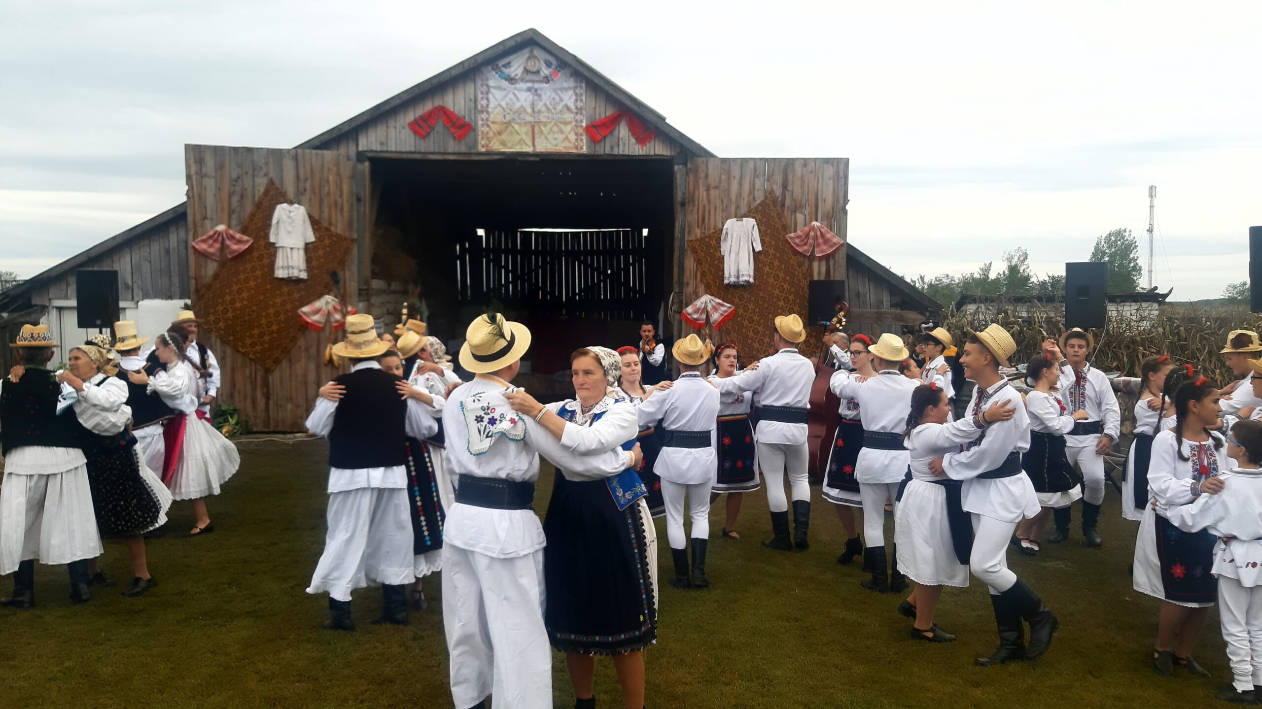 VIDEO/FOTO. Sărbătoarea hărniciei și a bunei recolte la Mădăras