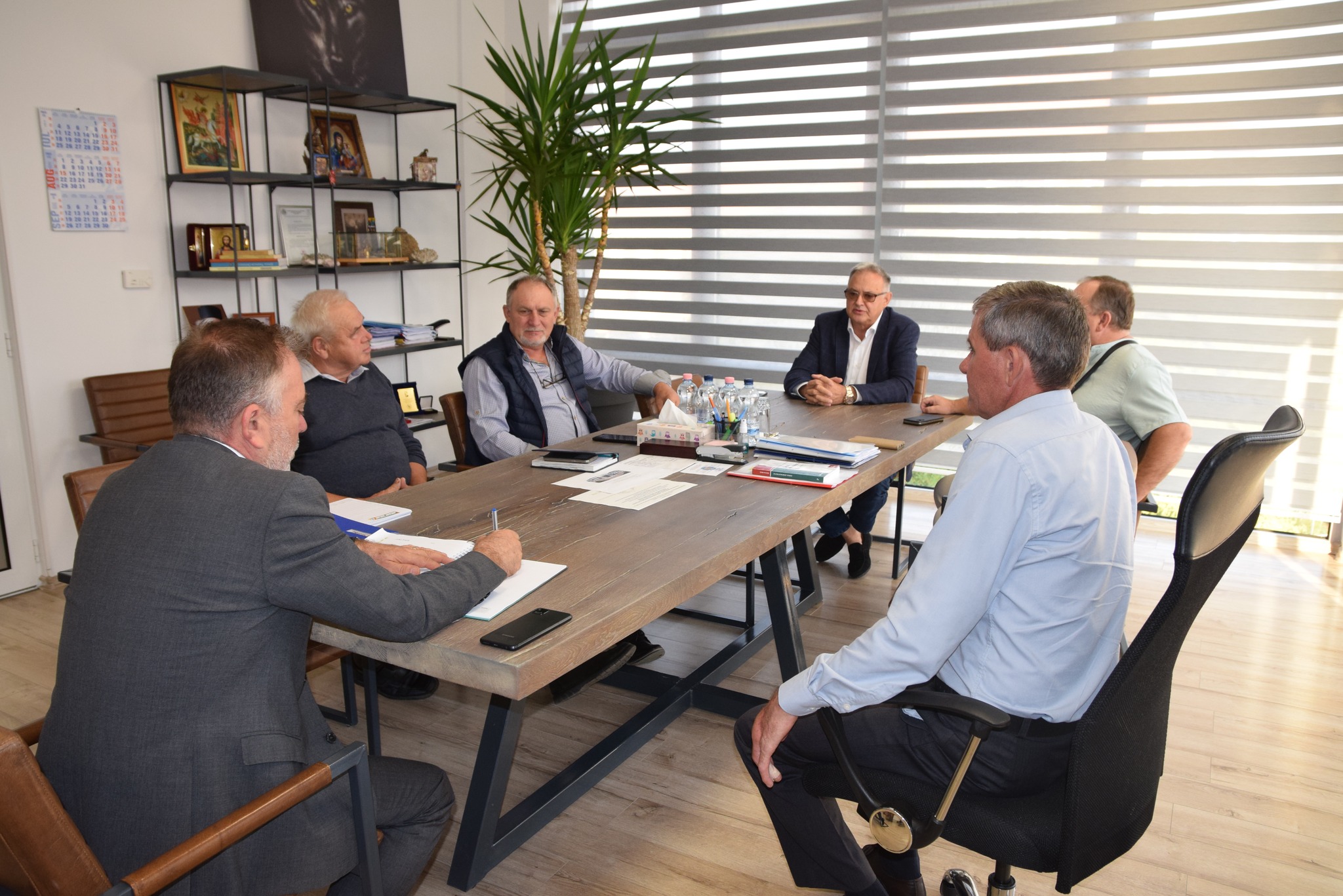 Producători locali de pălincă, la Instituția Prefectului județul Satu Mare