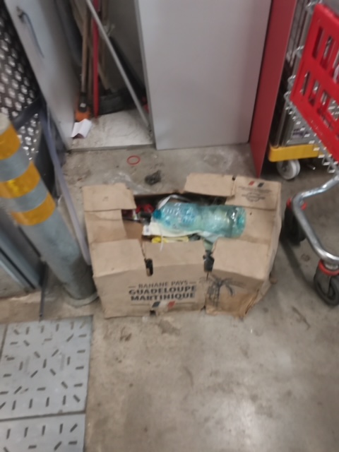 FOTO. Nereguli GRAVE la un lanț de supermarketuri din județ. Două dintre ele, ÎNCHISE