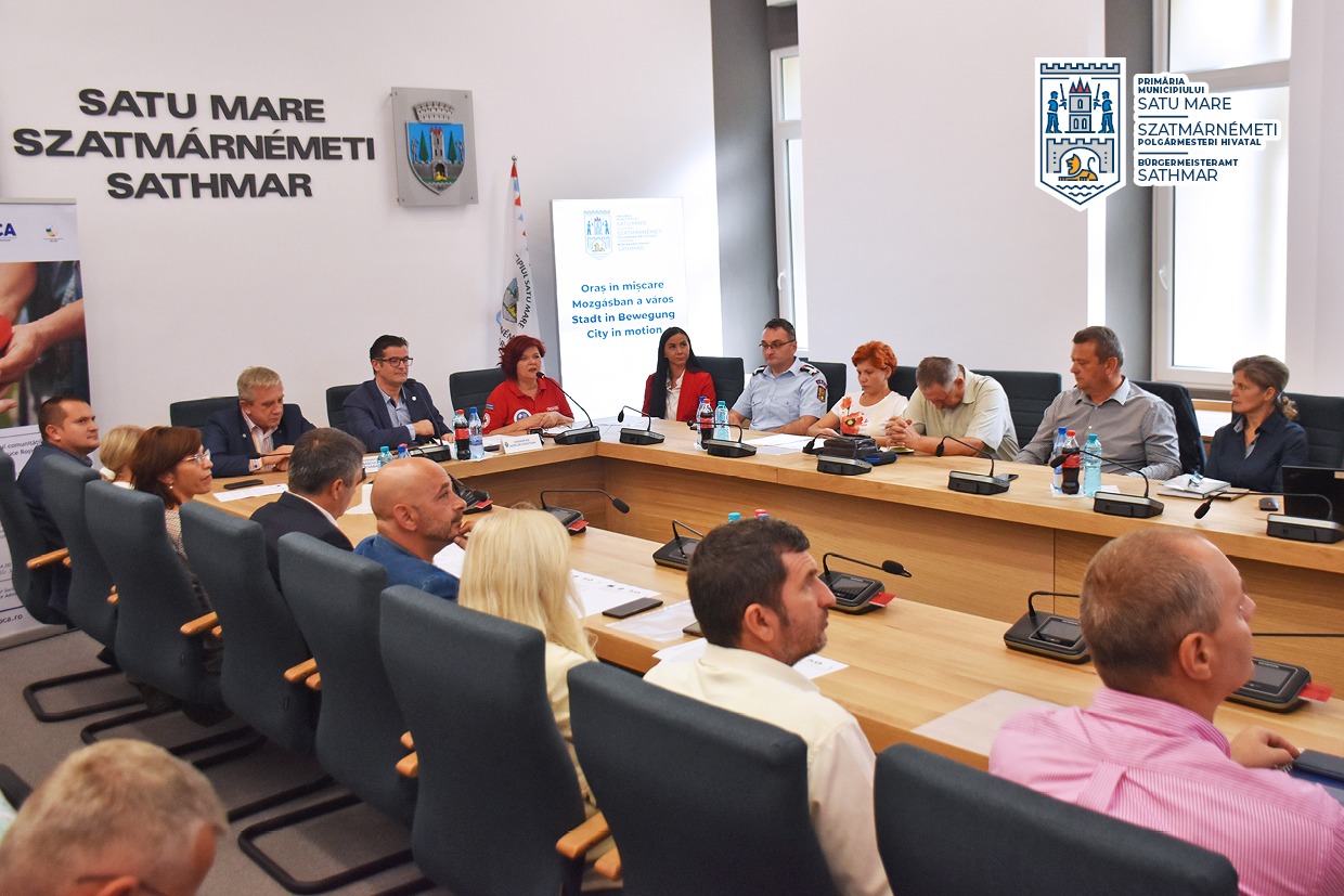 A fost deschis proiectul "În sprijinul comunităților"! Voluntari și instituții locale, în sprijinul comunității sătmărene