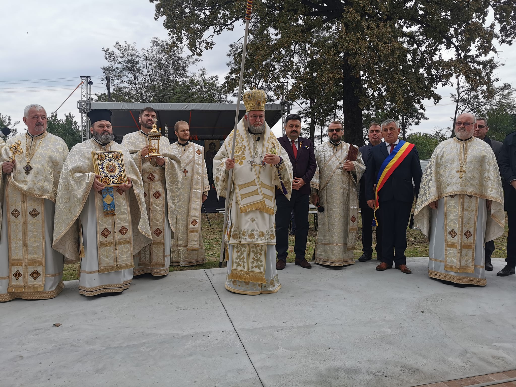 Preasfințitul Părinte Iustin s-a aflat  în mijlocul credincioșilor din Roșiori