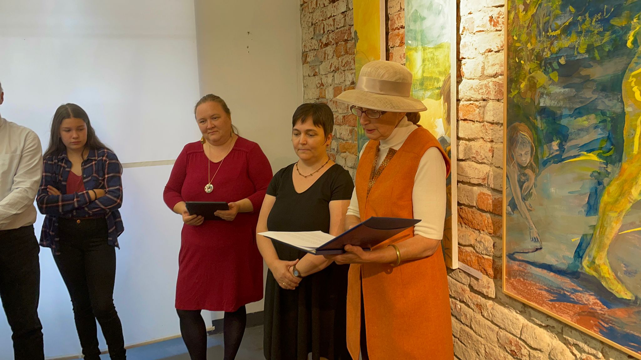 Expoziția "Capsula Timpului" realizată de Lepedus Ildikó a fost prezentată astăzi la Muzeul de Artă