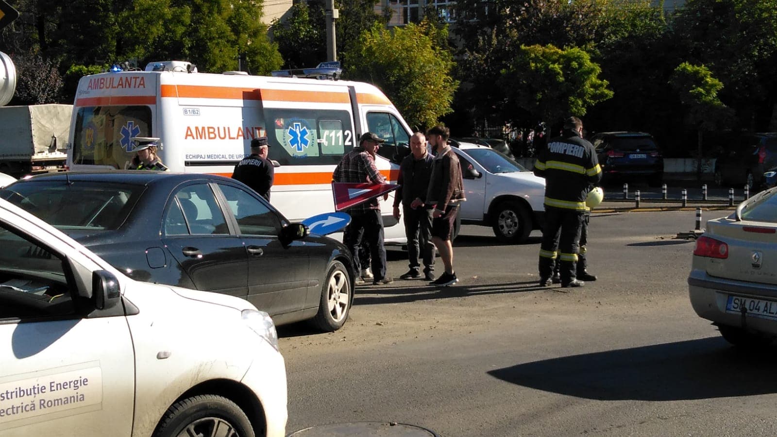 Accident rutier pe strada Magnoliei. O victima se află încarcerată fiind în stop cardio-respirator