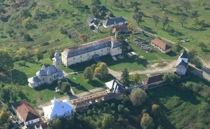 Zbuciumata istorie a Mănăstirii a „Sf. Apostoli Petru si Pavel” din Bixad