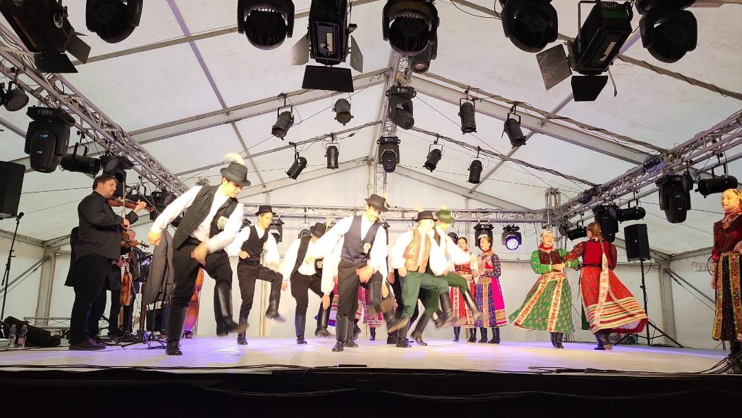 FOTOGALERIE. 75 de ani de dansuri româneşti la Micherechi, Ungaria