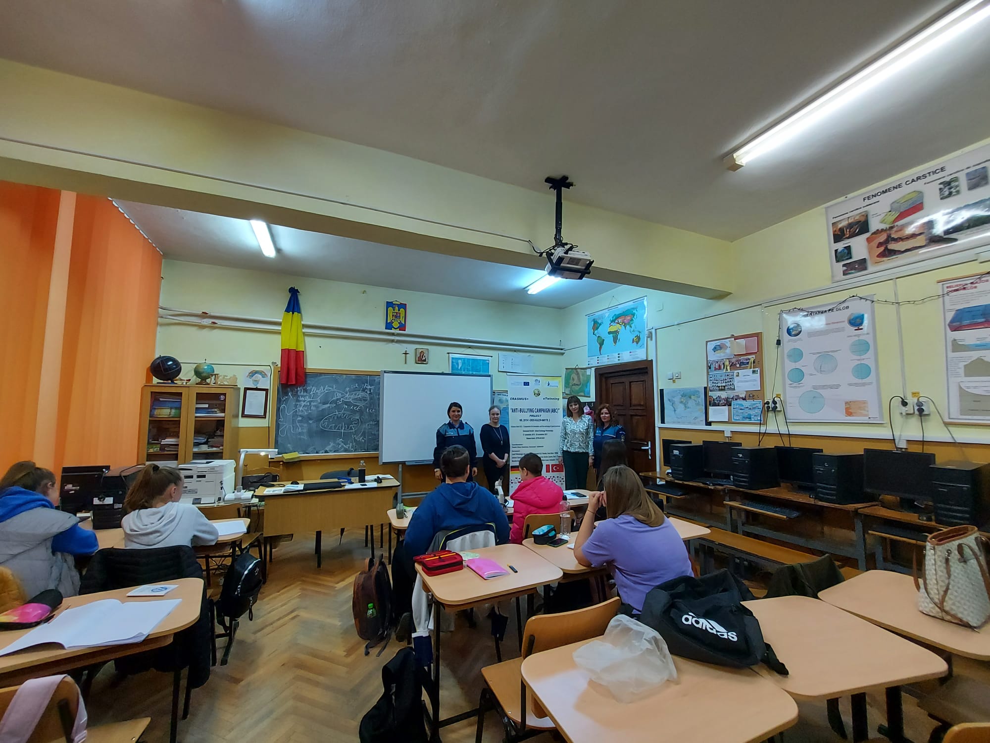 Dincolo de aparențe- Campania de prevenire a consumului și traficului de substanțe interzise, continuă