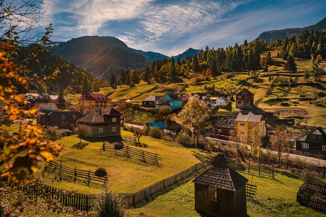 Țara Oașului – paradisul obiectivelor turistice  și al traseelor montane
