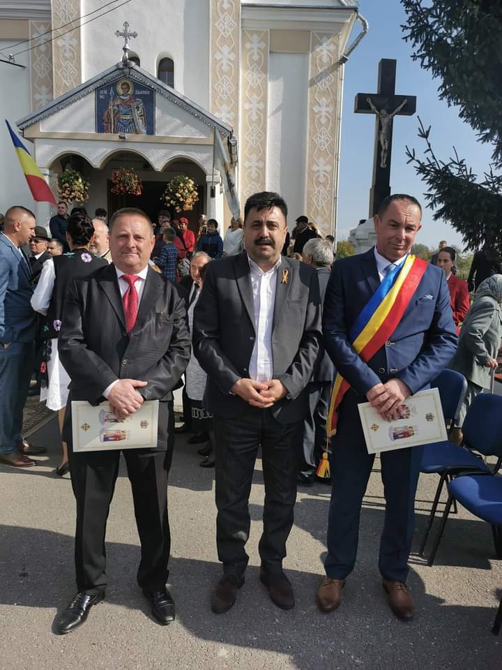 Sfânta Liturghie oficiată de IPS  Iustin, la biserica “Sfântul Mare Mucenic  Dimitrie, Izvorâtorul de Mir” din Aciua