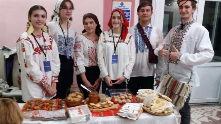 O NOUĂ DELEGAȚIE DE ELEVI EMINESCIENI LA SESIUNEA NAȚIONALĂ A PARLAMENTULUI EUROPEAN AL TINERILOR, BUȘTENI, 21- 24 OCTOMBRIE 2022