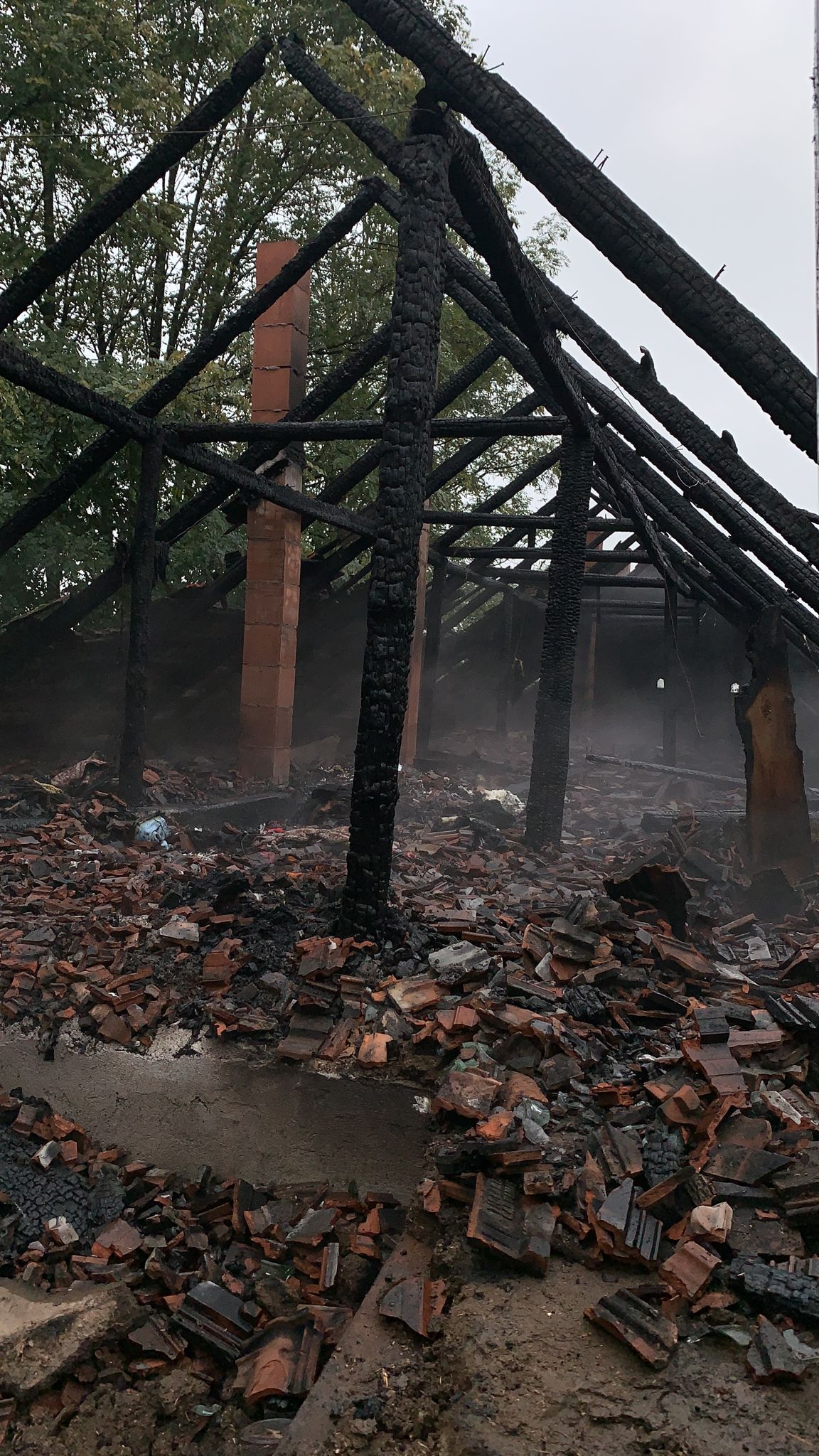 FOTOGALERIE. Casă DISTRUSĂ  de un INCENDIU în județ