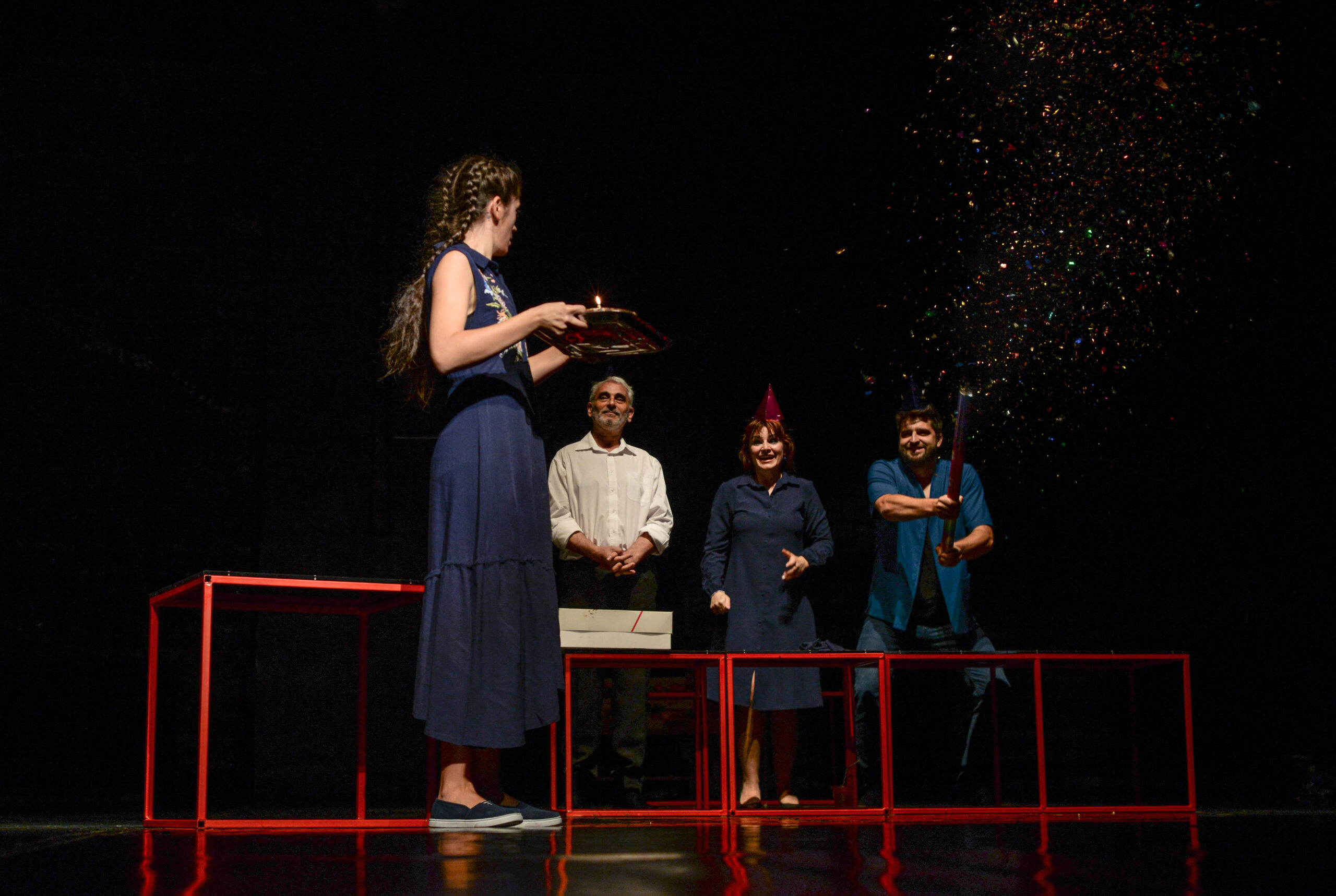 Teatrul Municipal Baia Mare joacă spectacolul ”Nevrozele sexuale ale părinților noștri” de Lukas Bärfuss, regia Tudor Dreve, la Teatrul de Nord Satu Mare