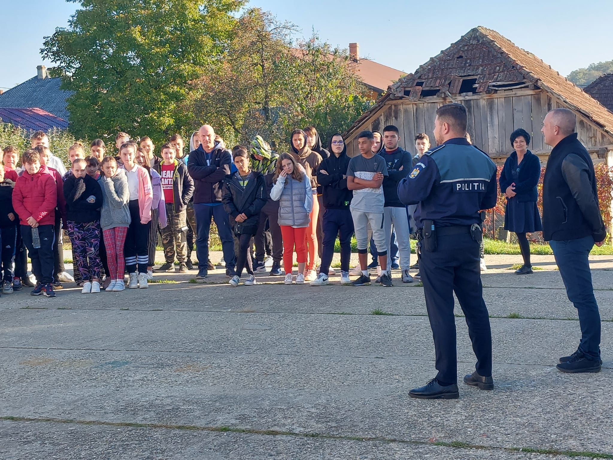 ACTIVITATE DE INFORMARE PE TEMA BULLYING-ULUI ÎN ȘCOLI