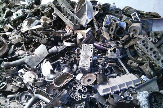 Tone întregi de deşeuri din aluminiu, oprite la intrarea în ţară, în PTF Petea