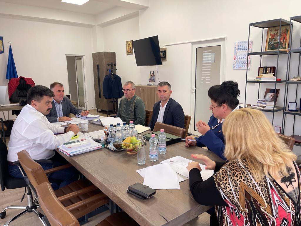 Prefectul Radu Roca continuă seria de întâlniri cu primarii din județ