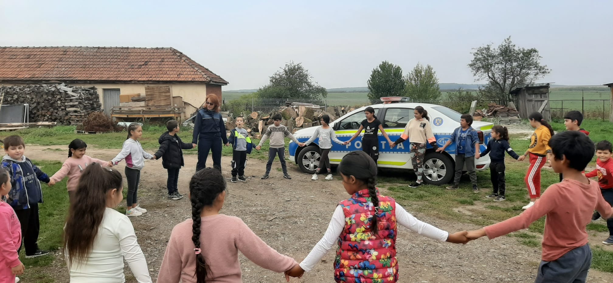 Siguranța elevilor din Rătești, în atenția polițiștilor și a specialiștilor antidrog